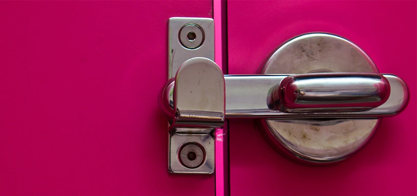 Childproof Gate Lock in Santa Fe Springs, California