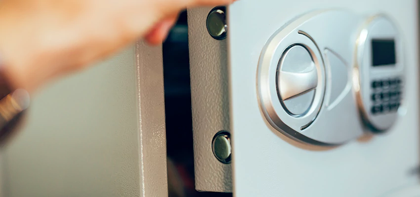 Fingerprint Safe Openers in Santa Fe Springs, CA