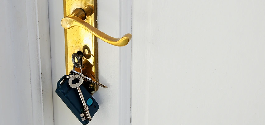 Broken Door Key Extraction in Santa Fe Springs, CA